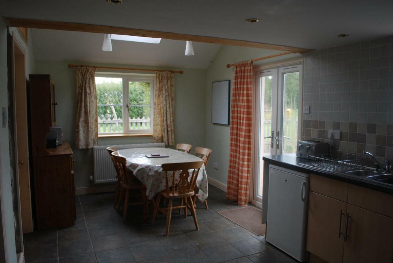 Ty Gylfinir Villa Llandegla Exteriör bild