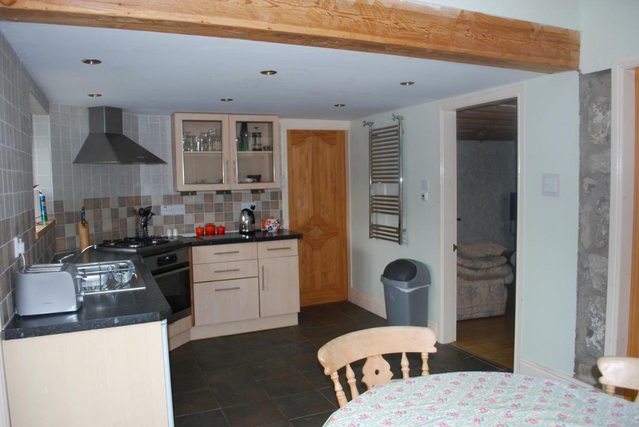 Ty Gylfinir Villa Llandegla Exteriör bild