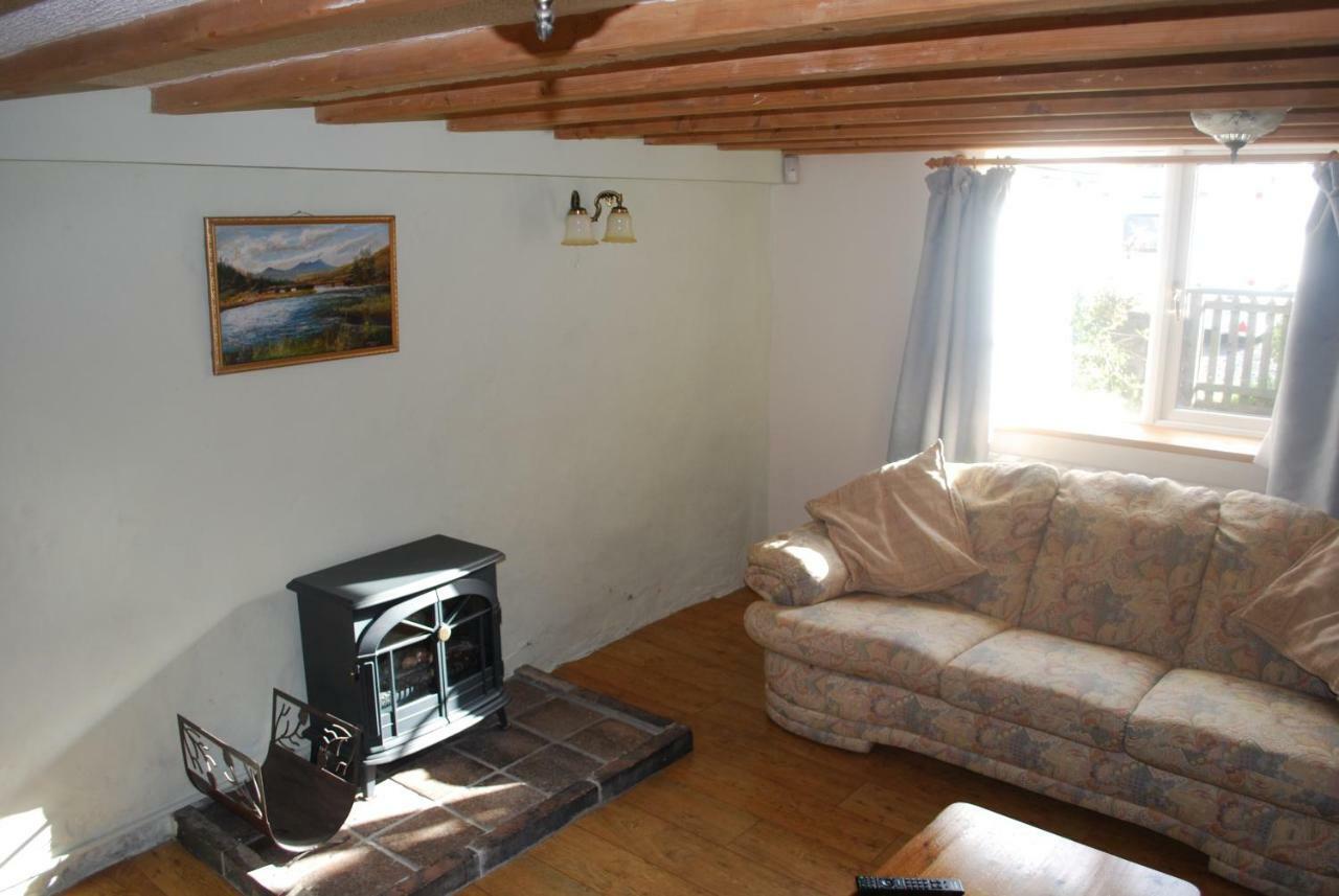 Ty Gylfinir Villa Llandegla Exteriör bild